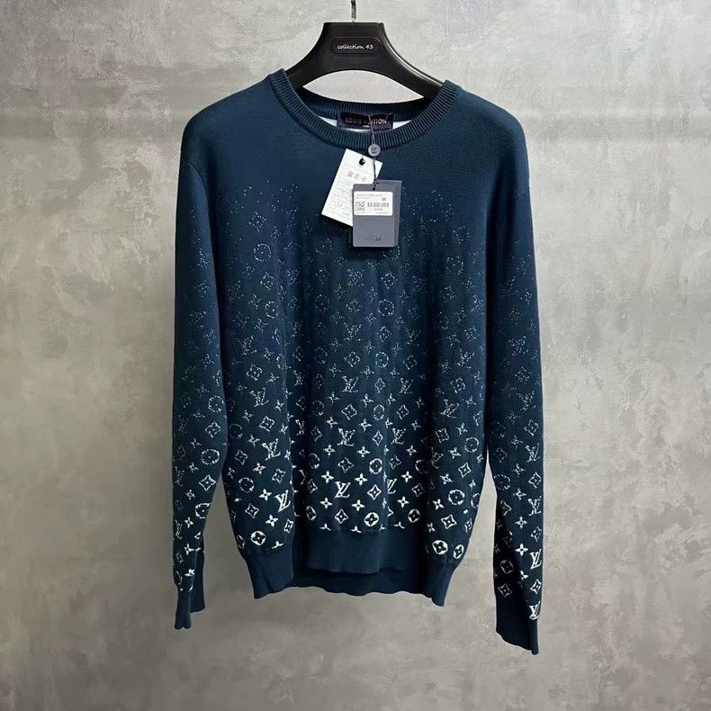 Louis Vuitton Louis Vuitton Blue logo letter jacquard gradient crew neck Size US M / EU 48-50 / 2 - 1 Thumbnail