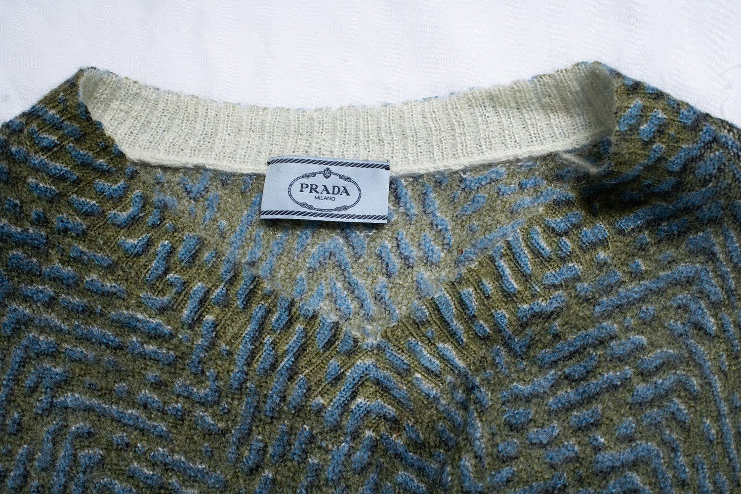 Prada Prada, blue and green printed v neck sweater Size M / US 6-8 / IT 42-44 - 7 Thumbnail