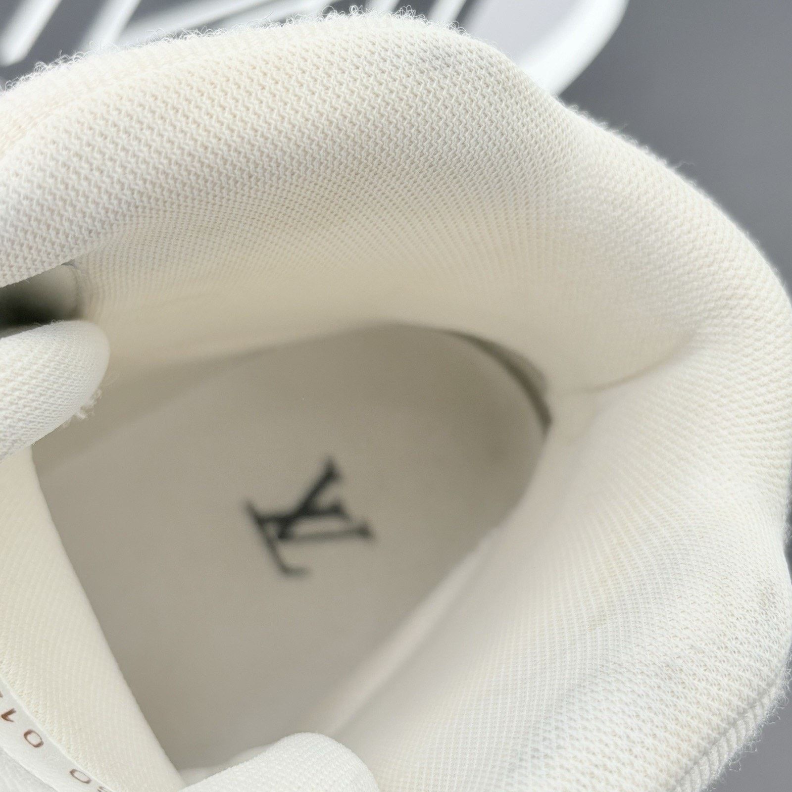 Louis Vuitton Louis Vuitton Trainer High Top ' Grey ' | GREAT COND! Size US 11 / EU 44 - 12 Thumbnail