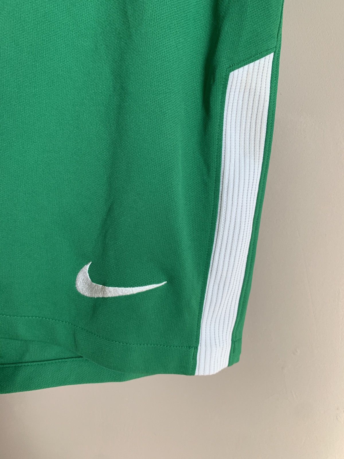 Nike Manchester City goalkeeper Nike soccer football shorts green Size US 34 / EU 50 - 6 Thumbnail