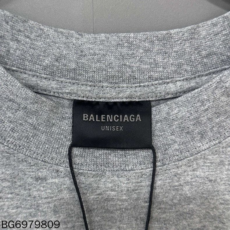 Balenciaga Balenciaga Gray Heart Short Sleeve Size US M / EU 48-50 / 2 - 5 Thumbnail
