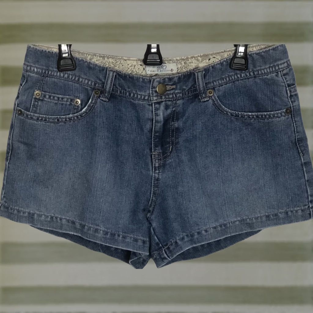 Vintage VINTAGE Wear It Declare It Blue Jean Shorts 11 Denim 31" Waist Mid Rise 90s Y2K Womens Juniors Short Cut-Off 5-Pocket Blue Denim Shorts Jeans Size 24" / US 00 / IT 34 - 1 Thumbnail