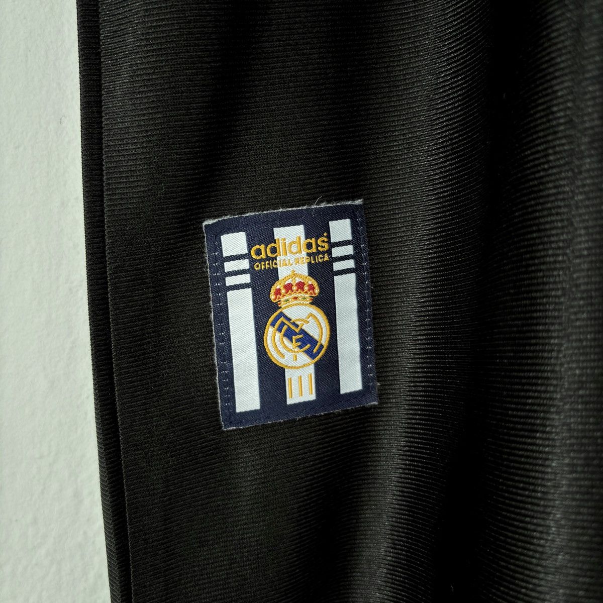 Adidas × Vintage 1999 2000 Real Madrid Adidas Retro Vintage Soccer Jersey Kit Size US M / EU 48-50 / 2 - 7 Thumbnail