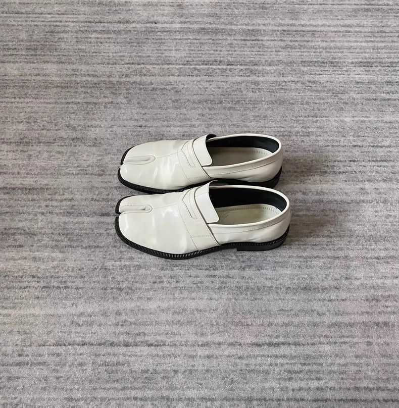 Maison Margiela Maison Margiela Tabi loafour leather patent leather split- Size US 6.5 / IT 36.5 - 3 Thumbnail
