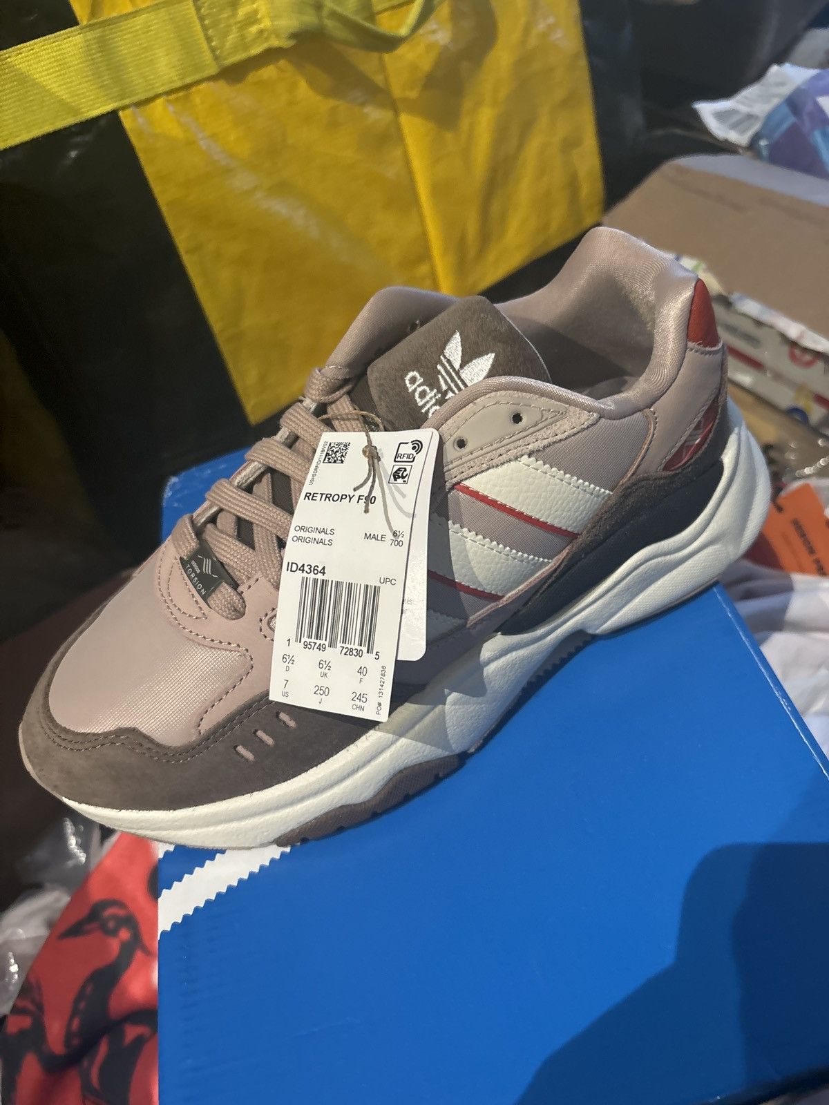 Adidas Adidas Retropy F90 Earth Red White ID4364 Sneaker 7 Rare NIB Size US 7 / EU 40 - 4 Thumbnail