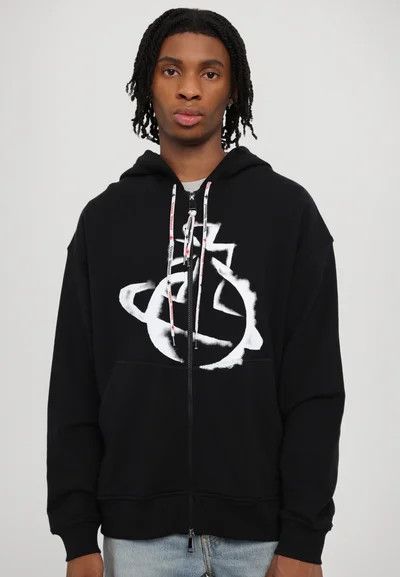 Vivienne Westwood o1f1d3z0426 Stencil Orb Hoodie in Black Size US XL / EU 56 / 4 - 5 Thumbnail