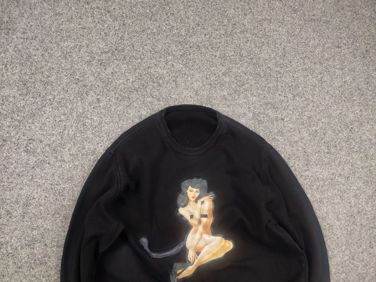 Givenchy Givenchy Girl Logo Embroidery Authentic Crewneck Sweatshirt Size US S / EU 44-46 / 1 - 4 Thumbnail