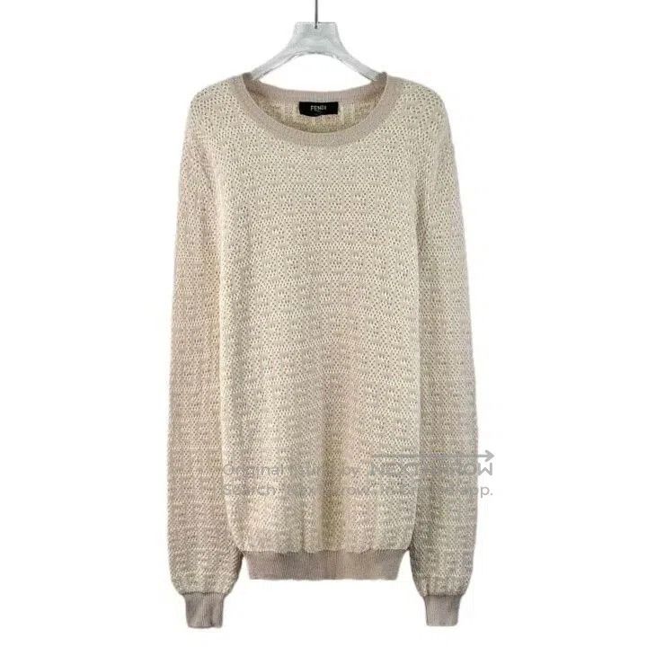 fendi logo knit round neck long sleeve sweater.