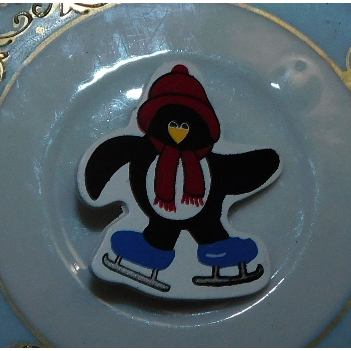 Other Kidcore Winter Ice Skating Penguin Brooch Size ONE SIZE - 5 Thumbnail