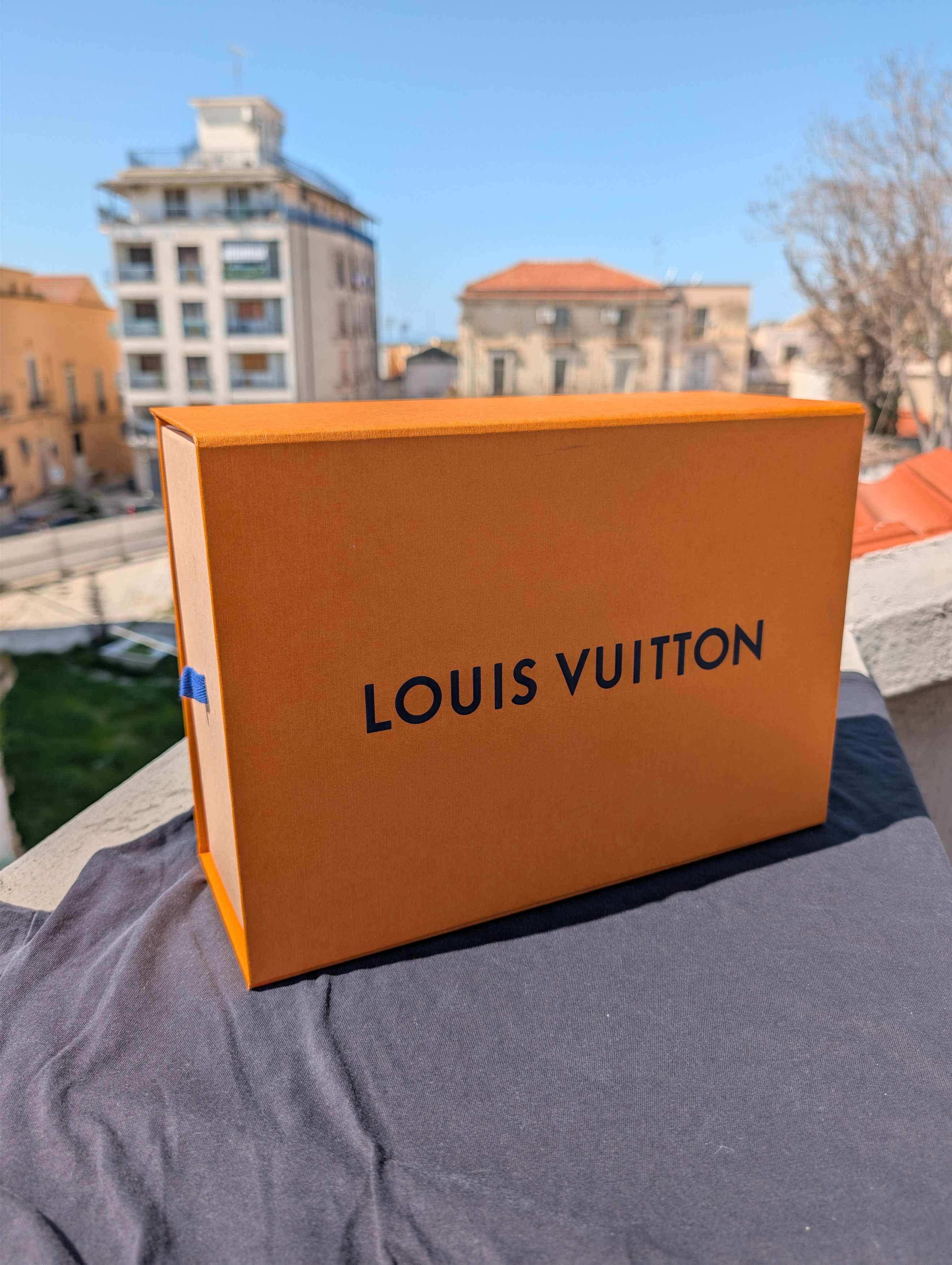 Louis Vuitton Louis Vuitton Rivoli High Sneaker Taurillon Leather 2021BNIB Size US 9 / EU 42 - 14 Thumbnail