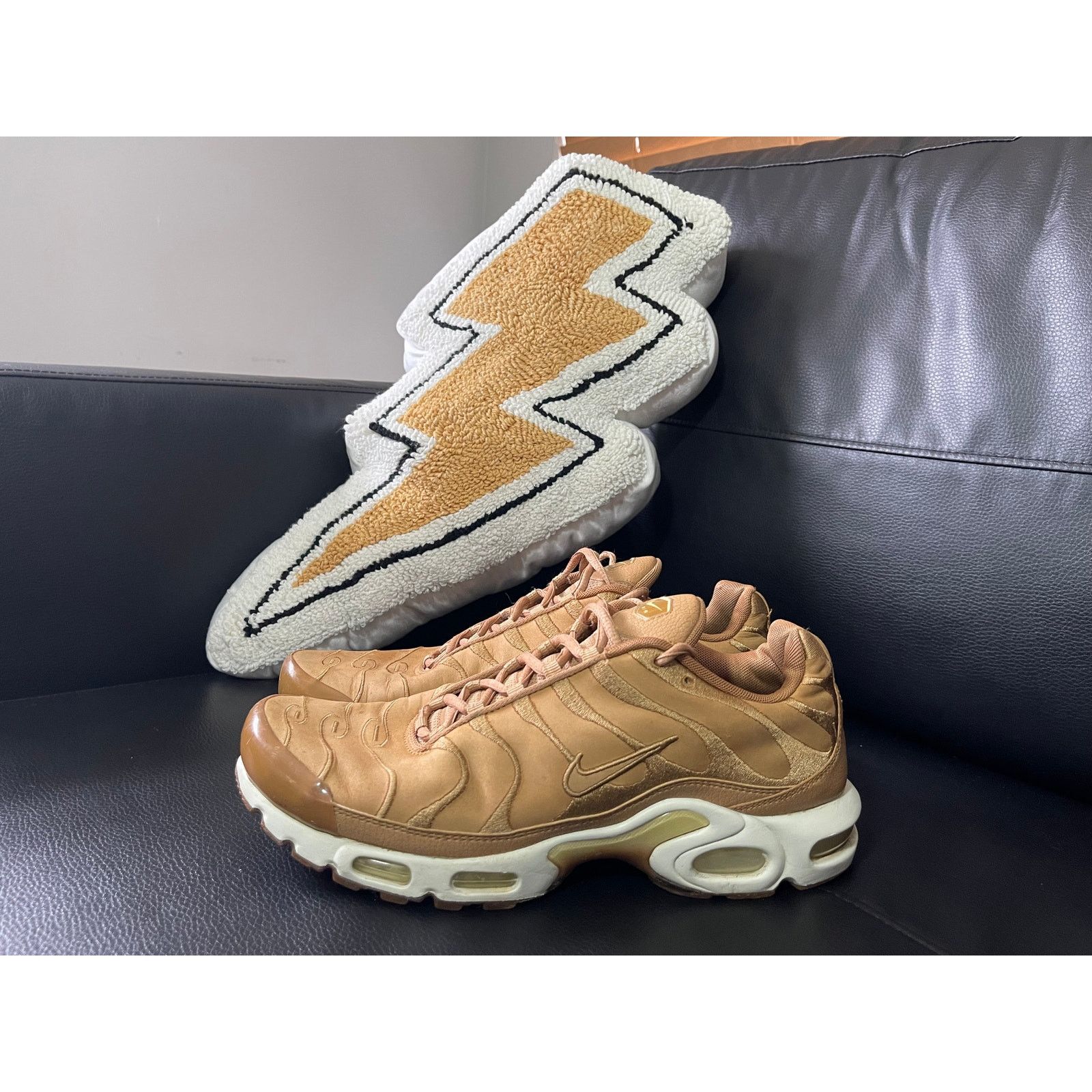 Nike Nike Air Max Plus Flax/Sail Sneakers Size 10.5 Size US 10.5 / EU 43-44 - 2 Thumbnail
