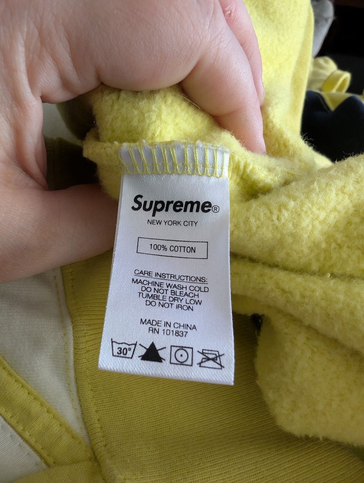 Supreme Supreme Summer 2018 Lemon Diagonal Men's Hoodie Size XL Size US XL / EU 56 / 4 - 3 Thumbnail