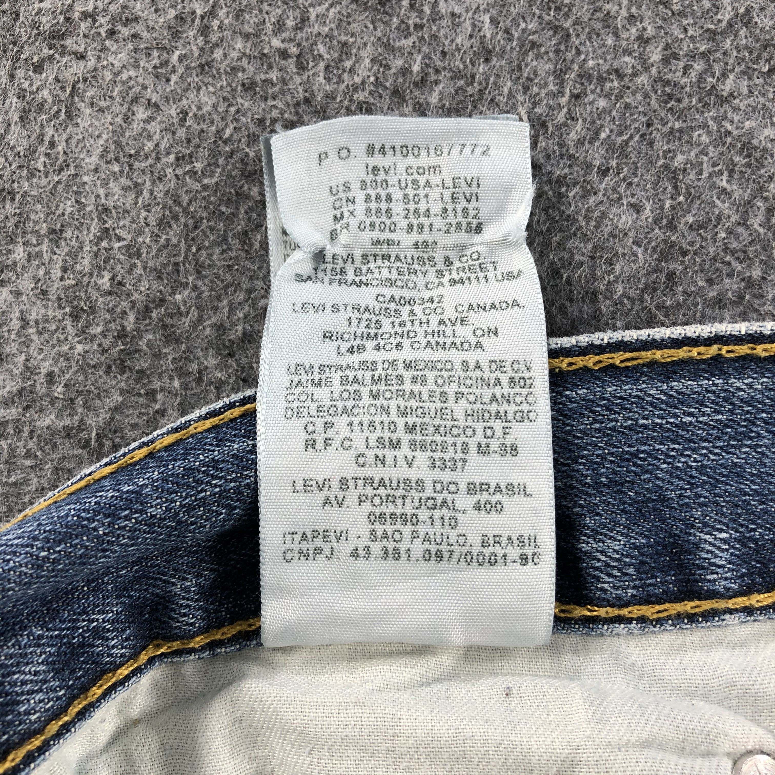 Levi's Mid Blue Vintage Levis 505 Jeans-J1244 Size US 41 - 12 Thumbnail