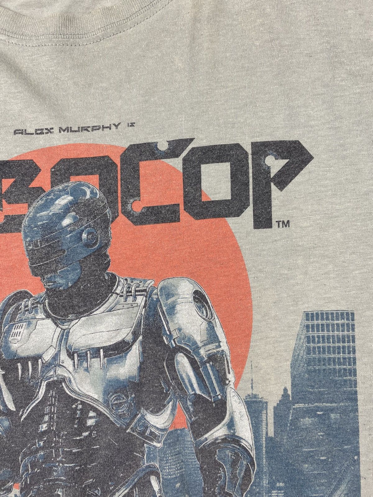 Vintage Vintage Robocop Movie Tee T Shirt 90s Size XL Size US XL / EU 56 / 4 - 8 Thumbnail