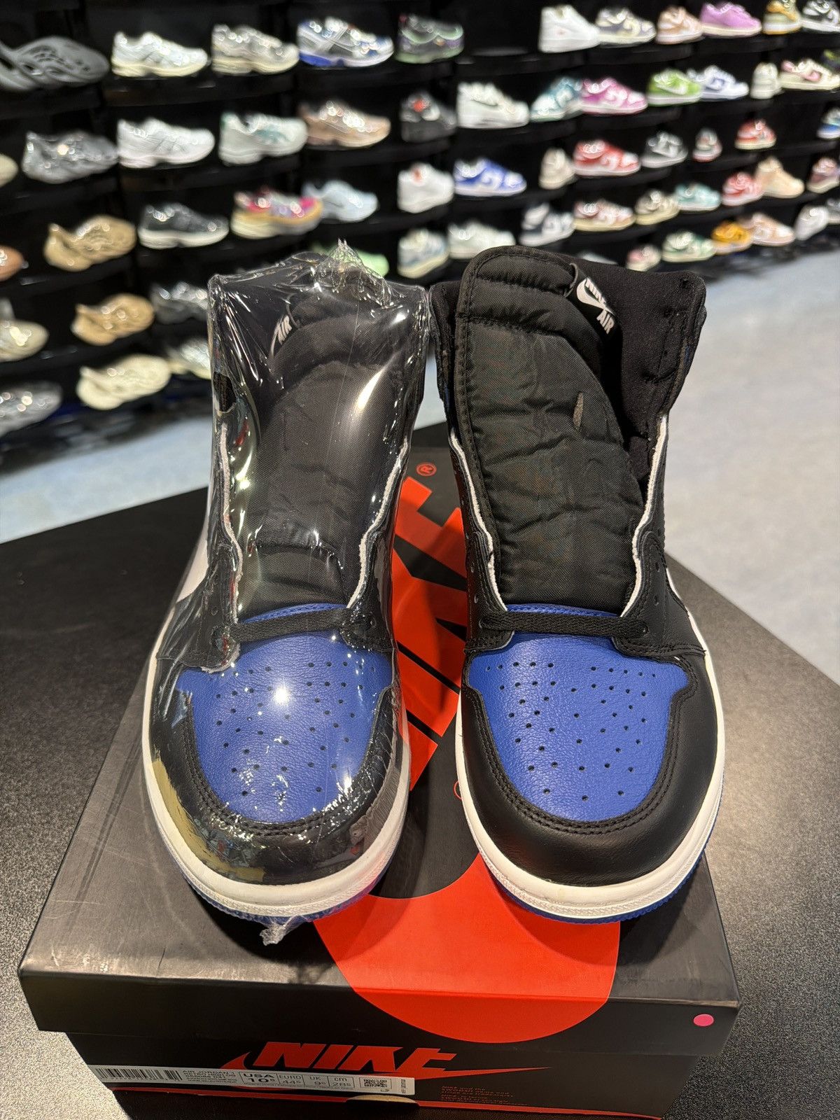 Jordan Brand Jordan 1 High Royal Toe Size-10.5 New Quick Shipping OG All Size US 10.5 / EU 43-44 - 3 Thumbnail