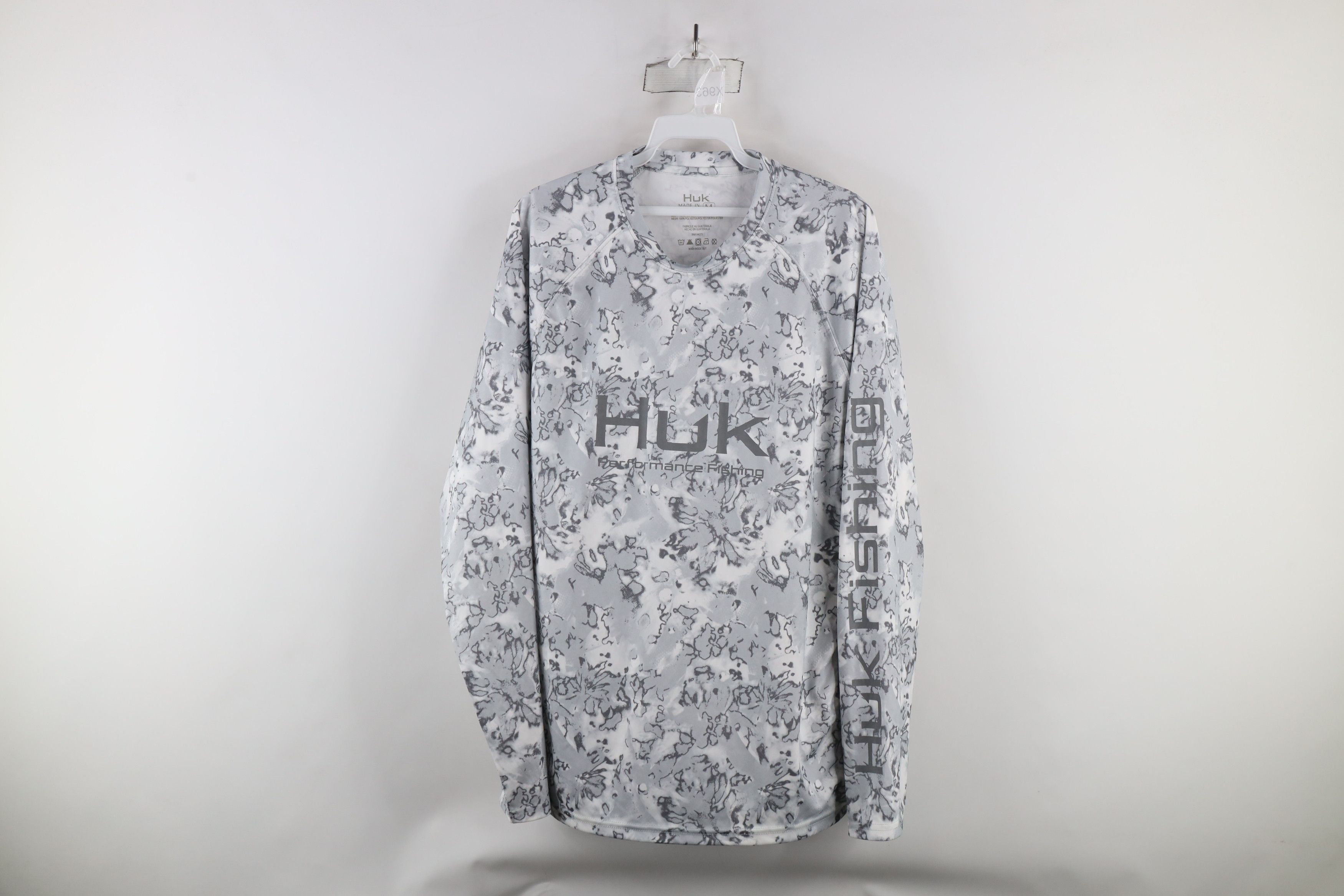 Vintage Huk Performance Fishing Crew Fin Flats Long Sleeve T-Shirt Size US M / EU 48-50 / 2 - 1 Thumbnail