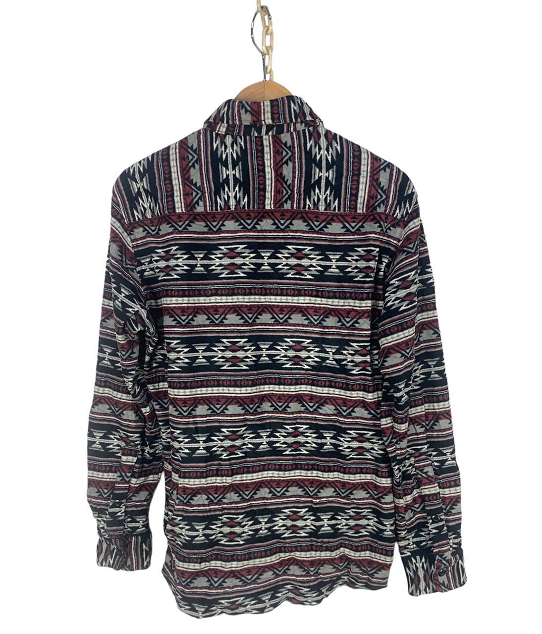 Uniqlo Uniqlo fullprint Navajo button up shirt Size US M / EU 48-50 / 2 - 2 Thumbnail