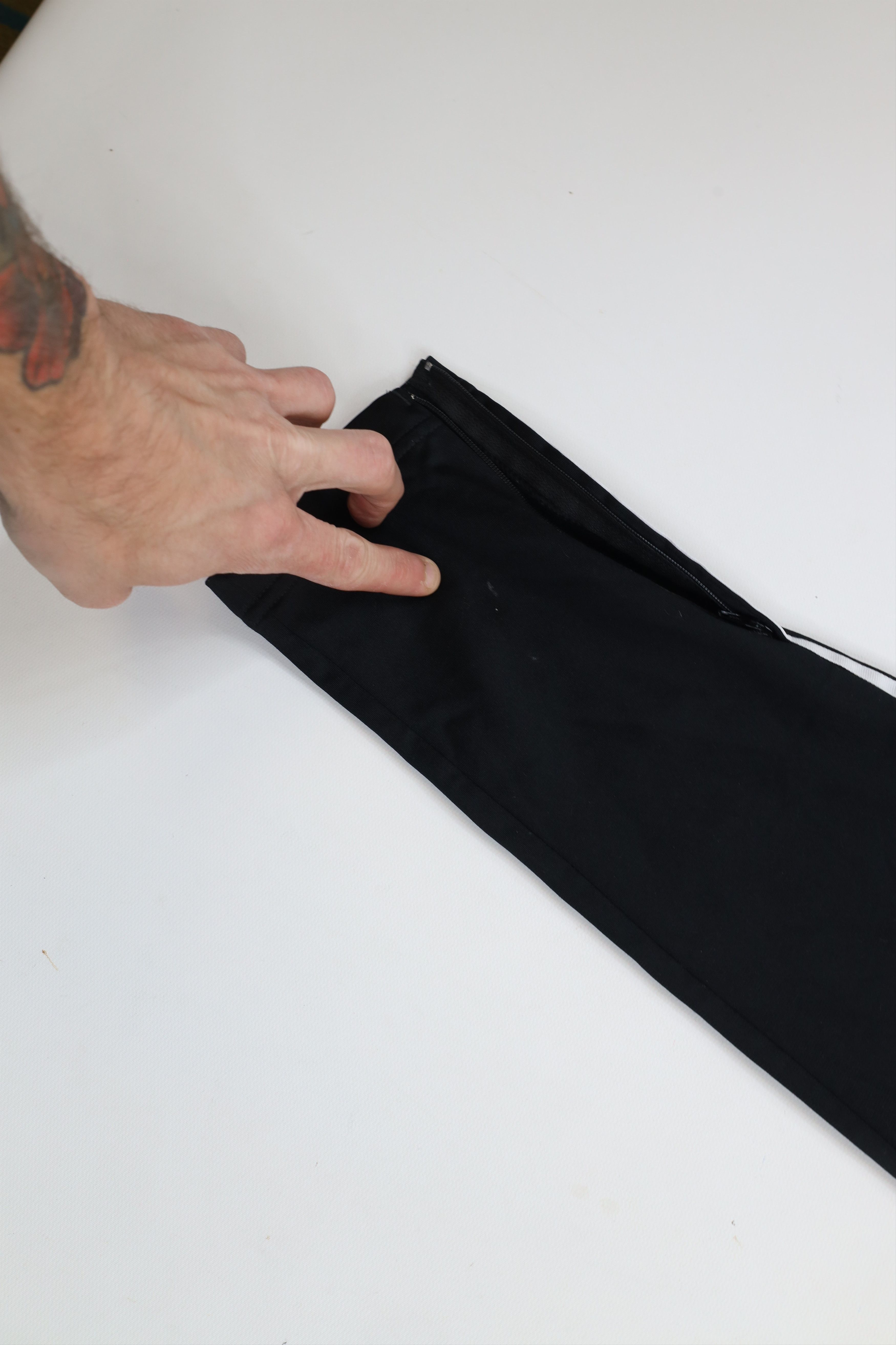 Adidas × Vintage Vintage Adidas Striped Tapered Leg Soccer Warm Up Pants Size US 32 / EU 48 - 12 Thumbnail