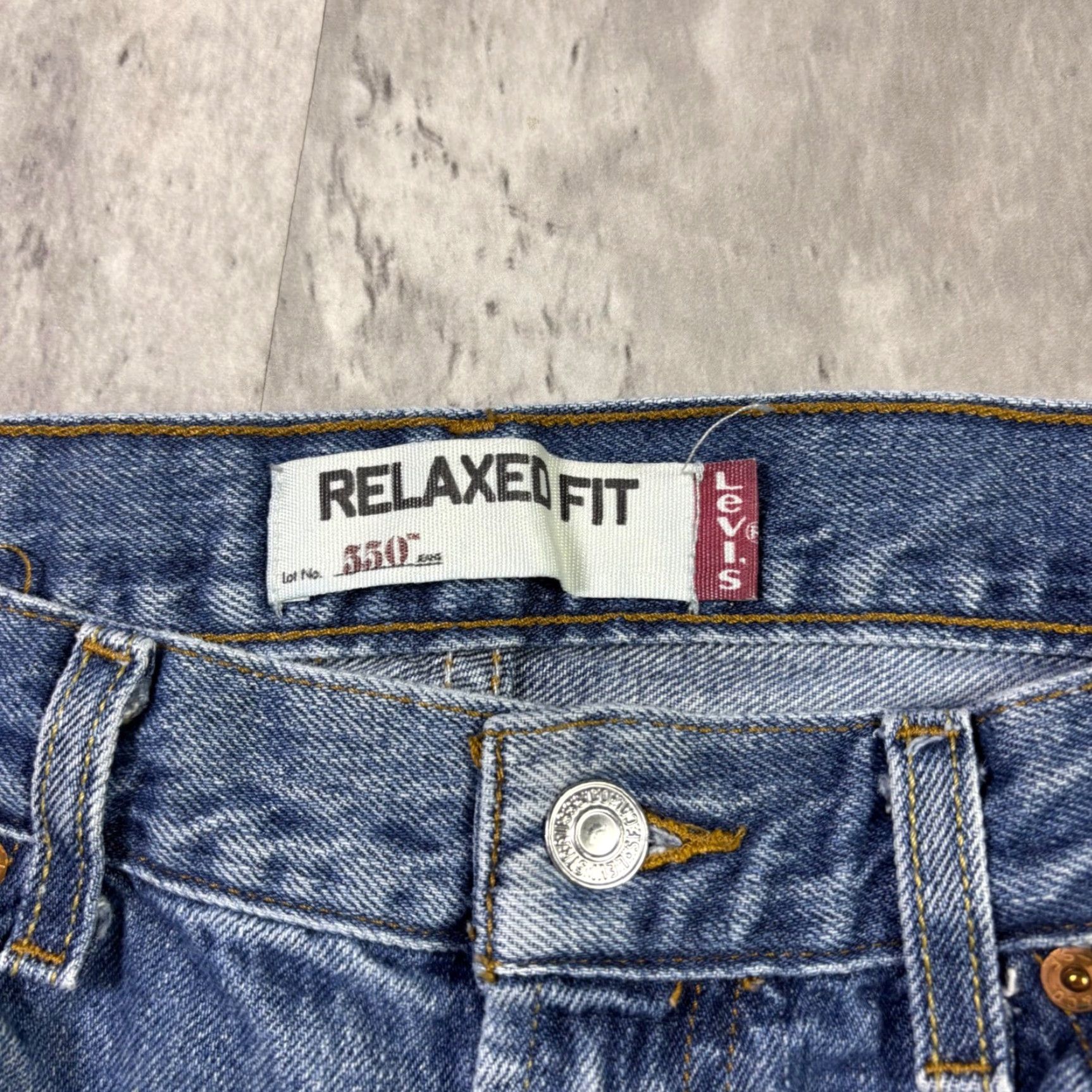 Levi's VINTAGE Levi's 550 Jeans Mens 34x30 Blue Denim Medium Wash Relaxed Fit Tapered Leg 5-Pocket Denim Size US 34 / EU 50 - 7 Thumbnail