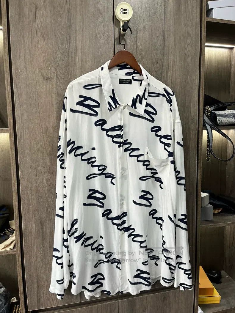 Balenciaga Balenciaga Black and white letter logo shirt Size US S / EU 44-46 / 1 - 7 Thumbnail