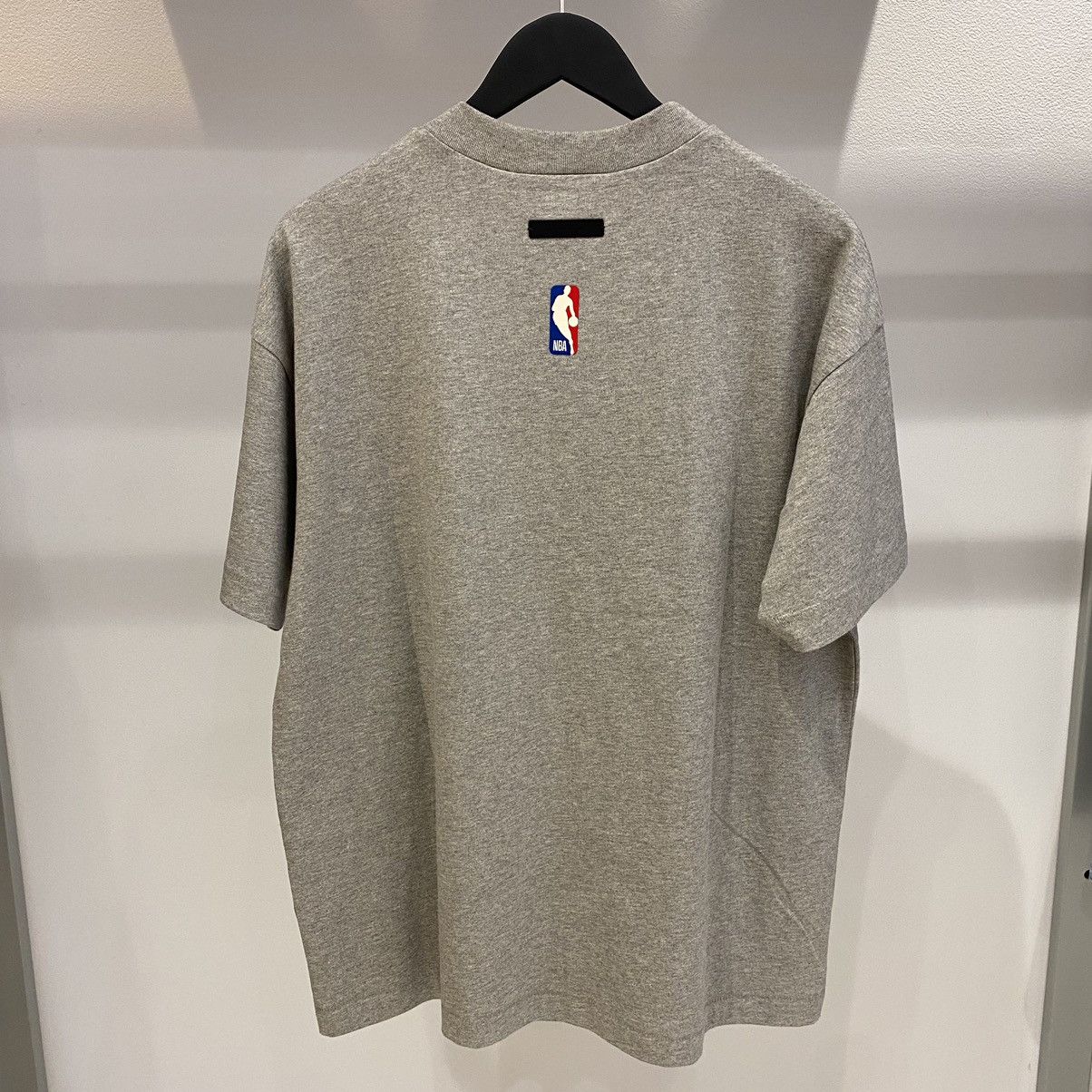 Essentials × NBA Fear of God Essentials x NBA Timberwolves Tee Warm Heather Size US S / EU 44-46 / 1 - 3 Thumbnail