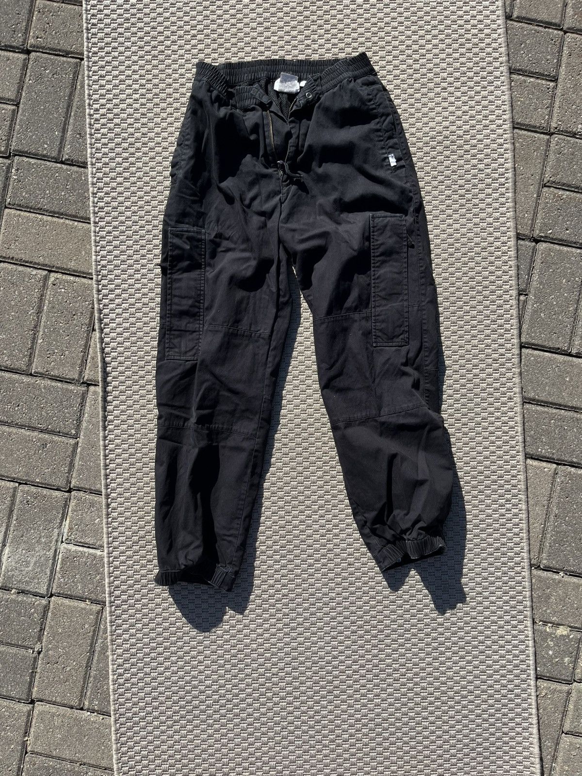 thisisneverthat thisisneverthat black cargo pants Size US 29 - 3 Thumbnail