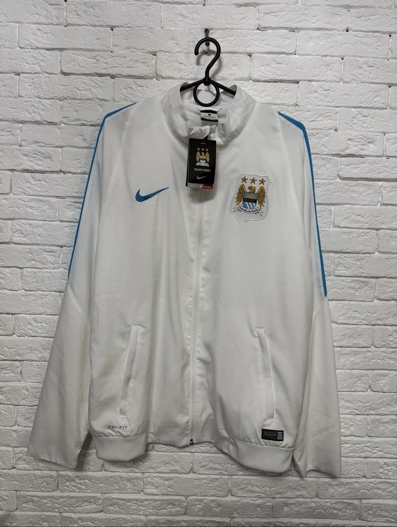 Nike Vintage Nike Manchester City Brand New Nylon Track Jacket Size US L / EU 52-54 / 3 - 1 Thumbnail