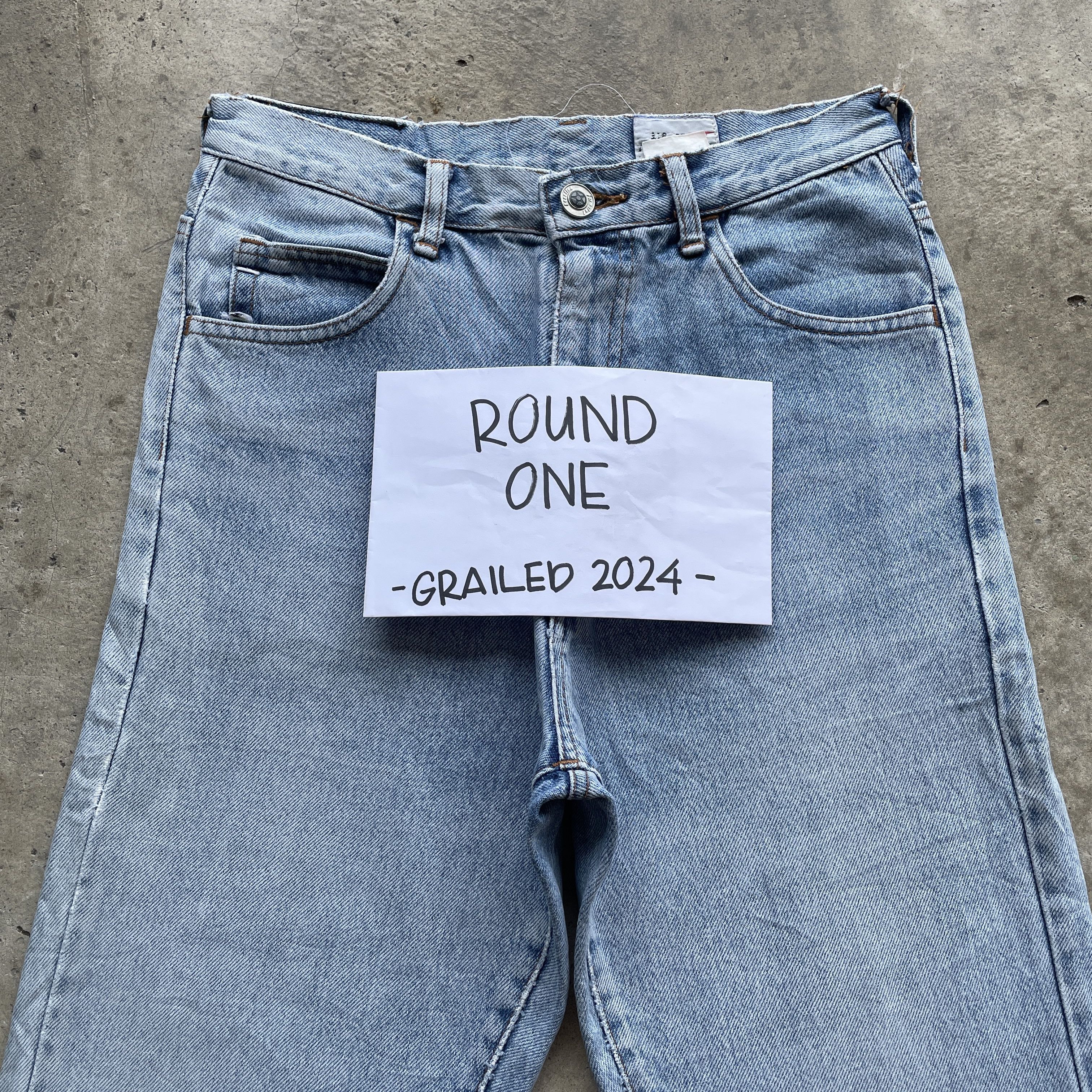 Benetton × Jean Vintage Benetton Formula 1 Distressed Jeans Wash Denim Pants Size US 27 - 3 Thumbnail