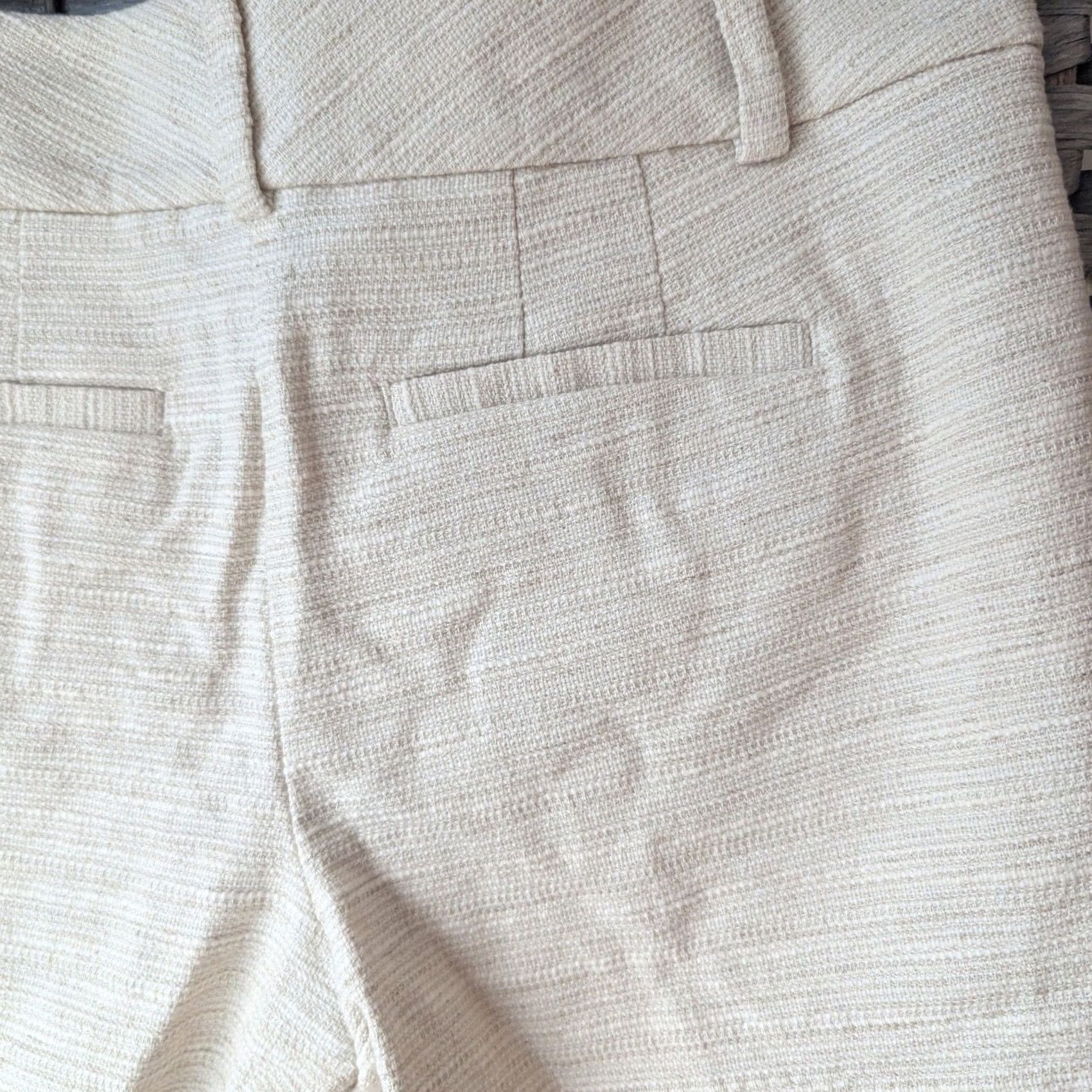 Ann Taylor Ann Taylor Cream Beige Textured Tweed Tailored Shorts Womens Sz 8 Beige/Textured Tweed Tailored Shorts Womens 8 Slanted Pockets Zip Fly Preppy Size 30" / US 8 / IT 44 - 3 Thumbnail