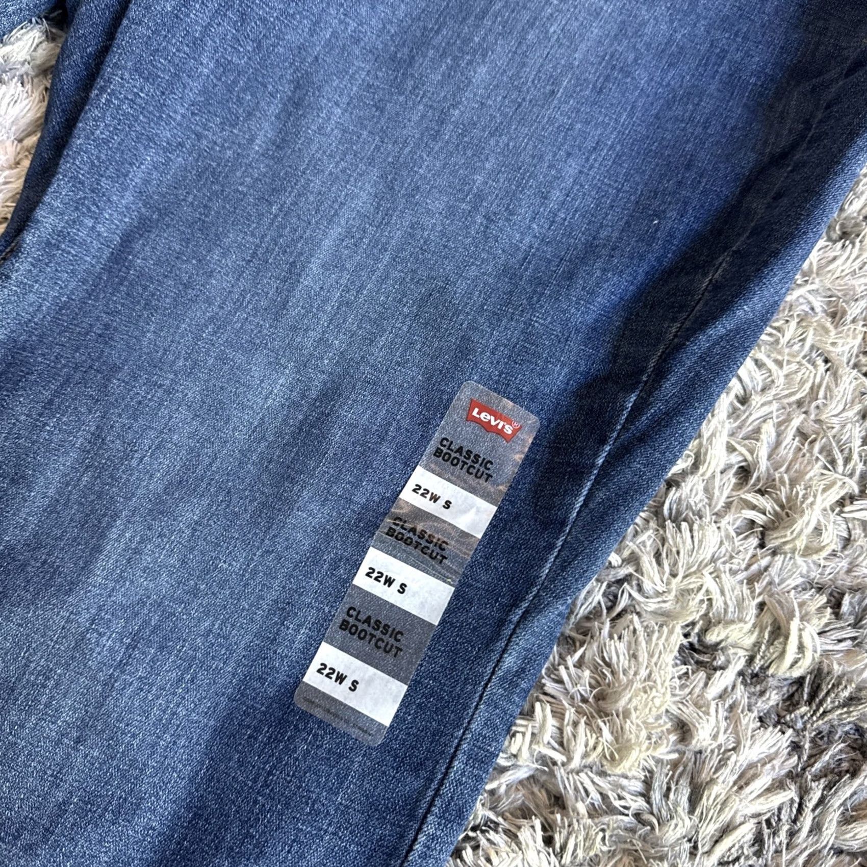 Levi's BNWT Levi’s Classic Bootcut Jeans Blue Denim Stretch Womens 22W 42x29 Regular Bootcut Womens Jeans Brand New with Tags Y2K Vintage Style 22W Womens Size 40" / US 18 - 6 Thumbnail