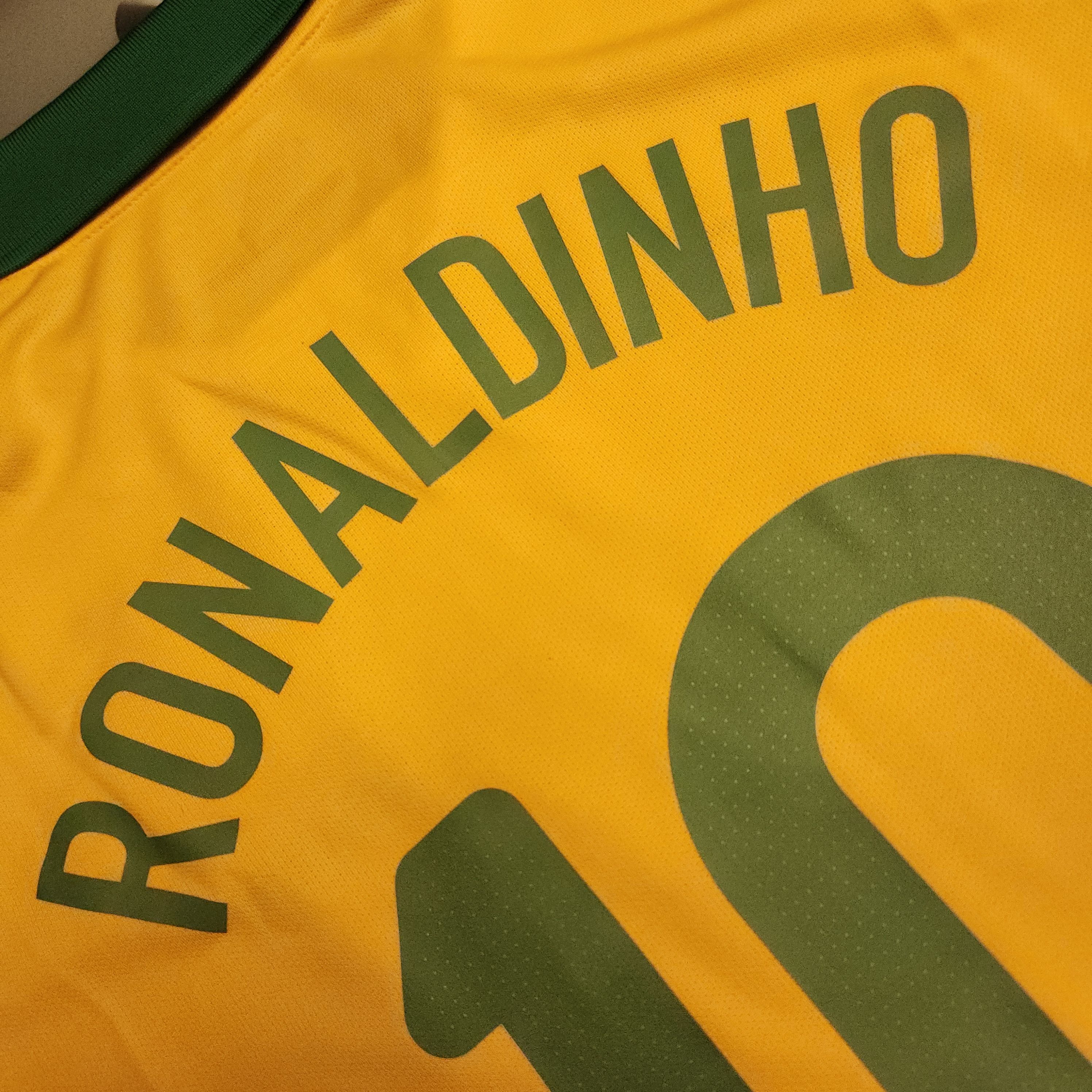 Nike Authentic Brazil RONALDINHO 2013-2014 13/14 Home Jersey Size US M / EU 48-50 / 2 - 5 Thumbnail