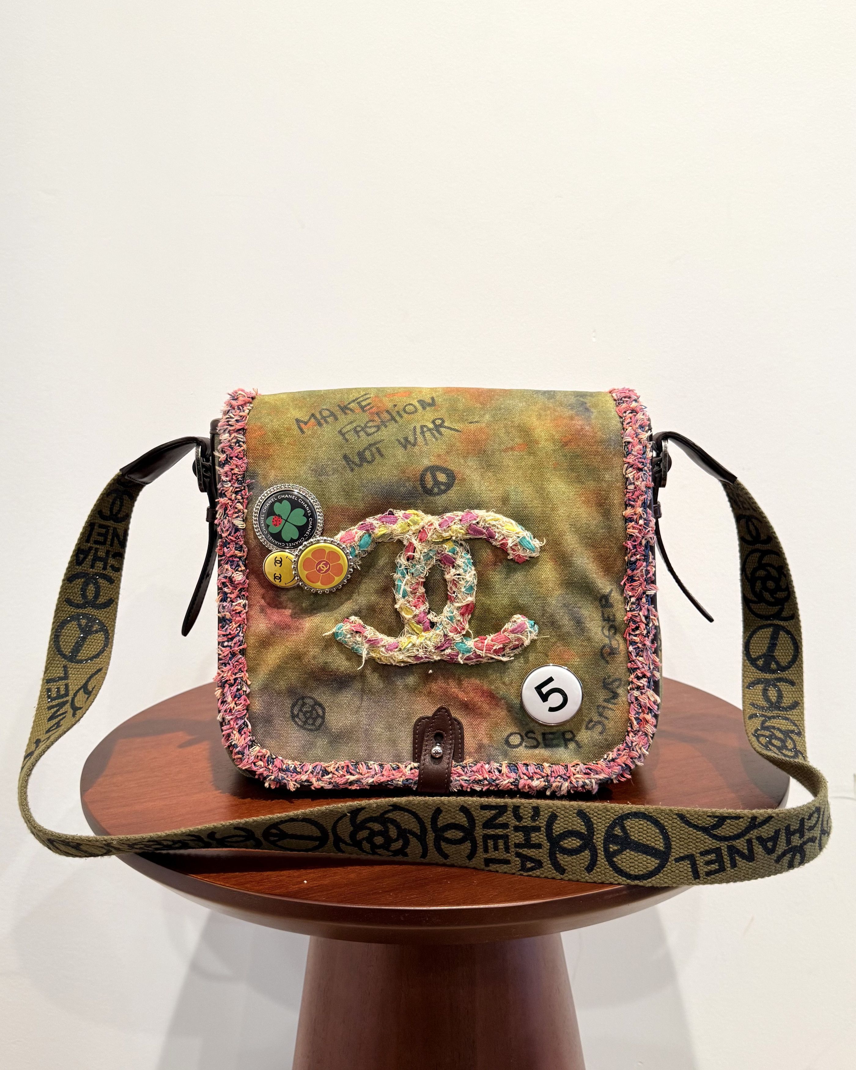 Chanel Chanel 2014 Graffiti Messengers Bag Size ONE SIZE - 1 Thumbnail