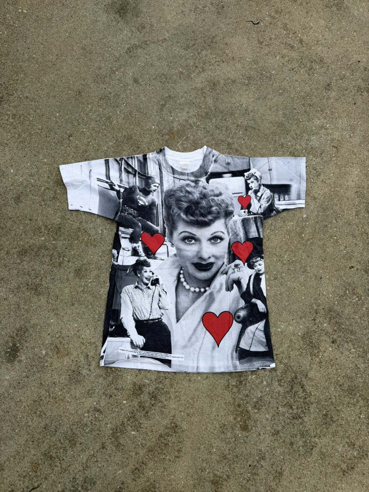 Vintage I love lucy all over print tee Size US M / EU 48-50 / 2 - 3 Thumbnail