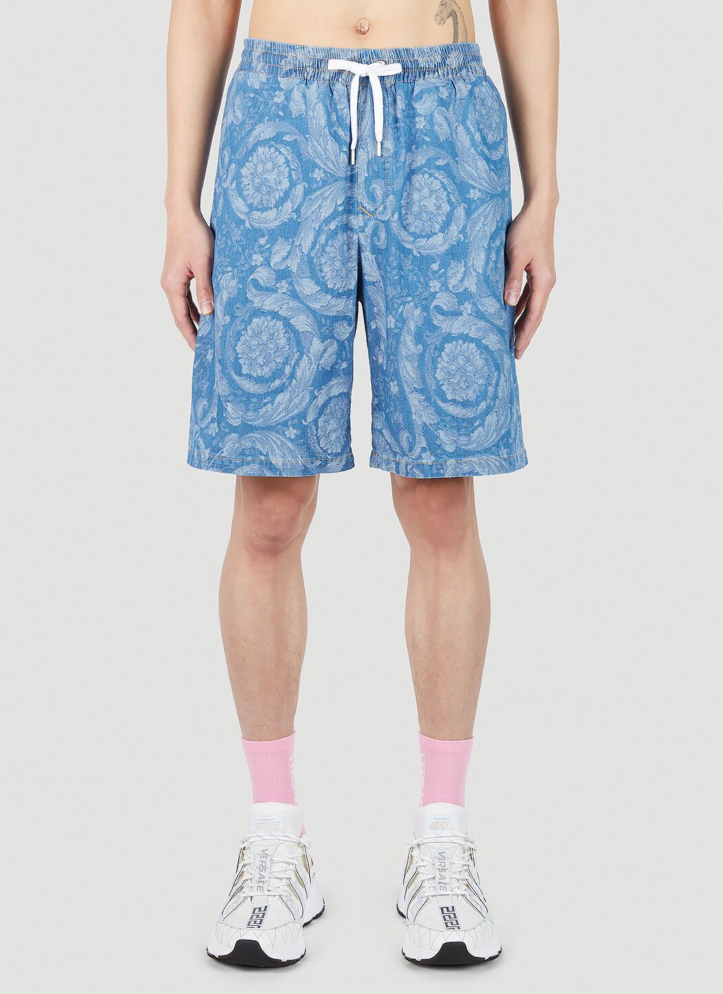 Versace o1y0425 Denim Short in Blue Size US 30 / EU 46 - 1 Thumbnail