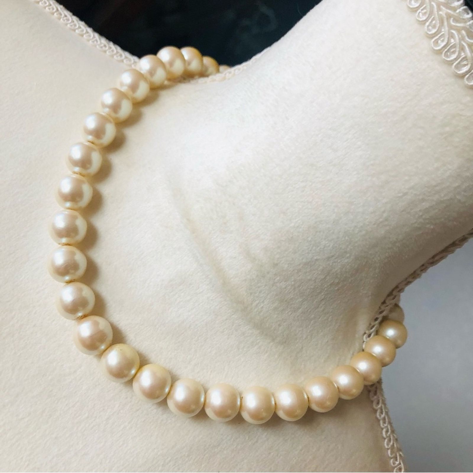 Vintage Vintage iridescent cream glass pearl bead necklace Size ONE SIZE - 4 Thumbnail