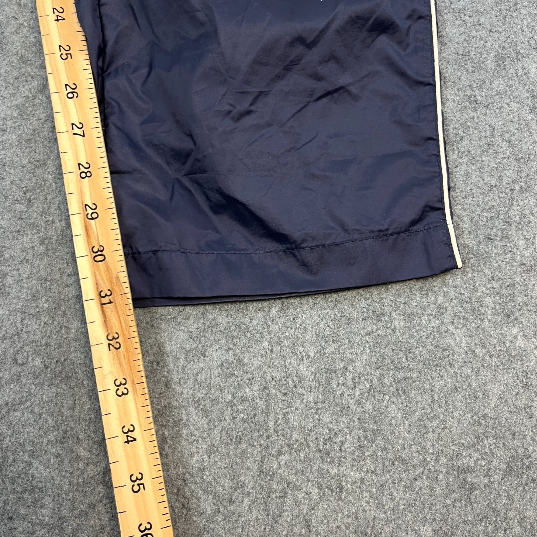 Umbro VINTAGE Umbro Track Pants Windbreaker Large Blue Diamond Logo 90s Retro Mens Trousers Blue 90s Mens Size US 33 - 4 Thumbnail