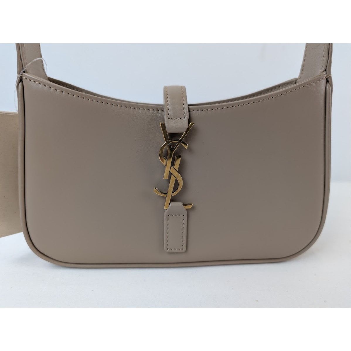 Saint Laurent Paris o1rshd1 Size: OS / Queens Calf Leather YSL M Mini Hobo Bag Size ONE SIZE - 4 Thumbnail