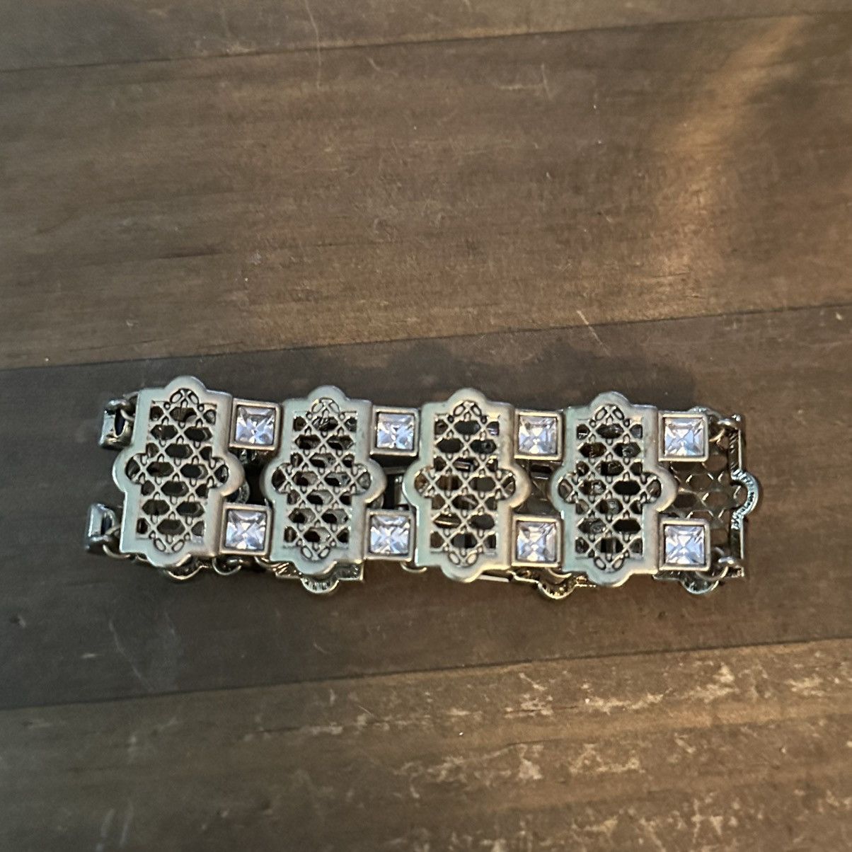 Other Lia Sophia gold tone filigree link and crystals bracelet Size ONE SIZE - 6 Thumbnail