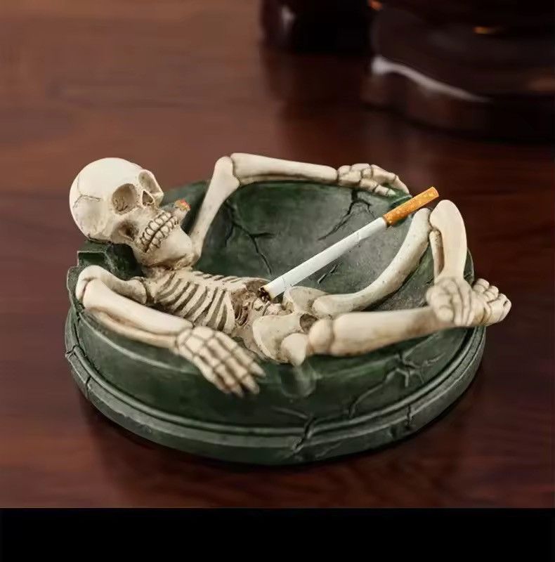 Japanese Brand Creative Personality Skull Resin Ashtray Size ONE SIZE - 7 Thumbnail