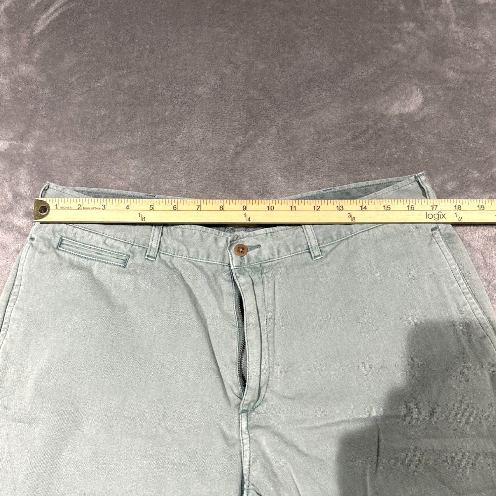 Faherty Faherty Shorts 35 Green Chino 9" Inseam Regular Rise Button Closure Breathable Pockets Casual Preppy USA Men Size US 35 - 4 Thumbnail