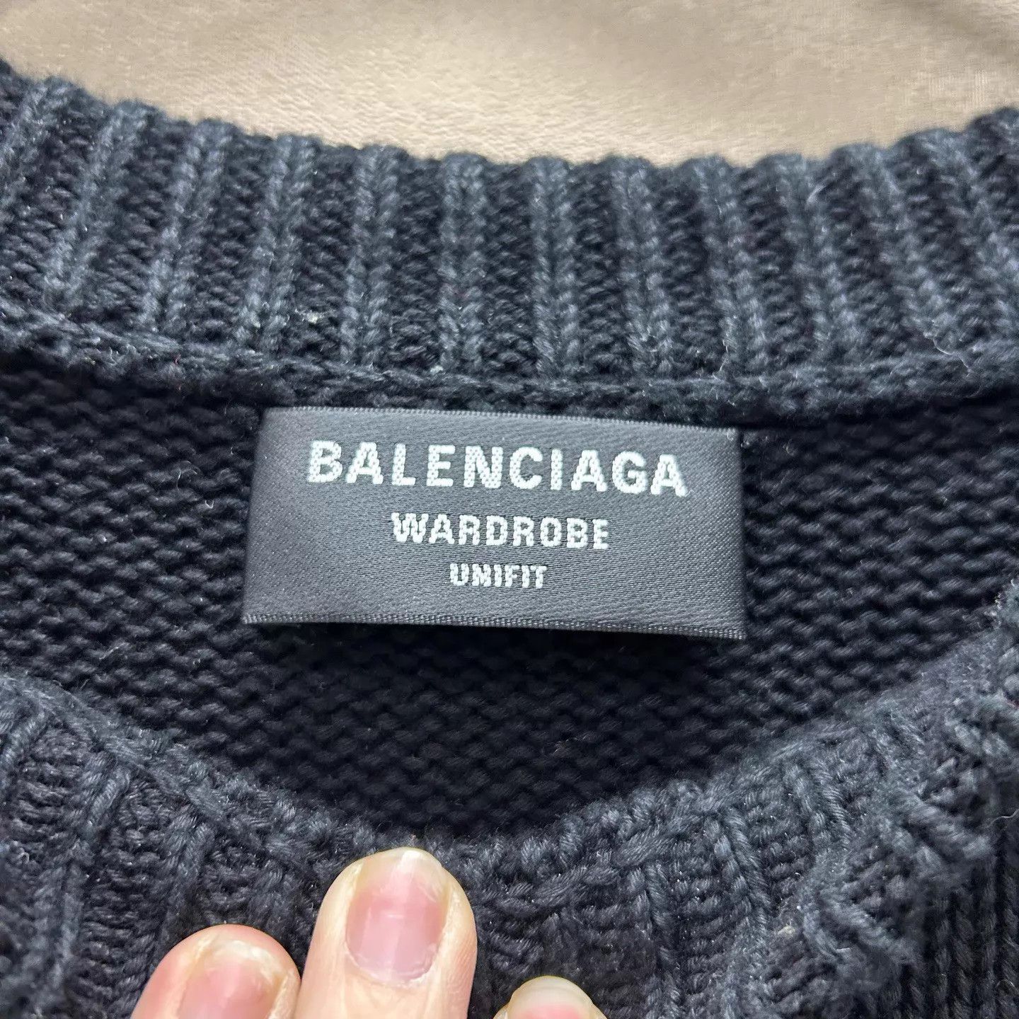 Balenciaga Balenciaga Black Logo Crystal Crewneck Knit Sweater L Size L / US 10 / IT 46 - 3 Thumbnail