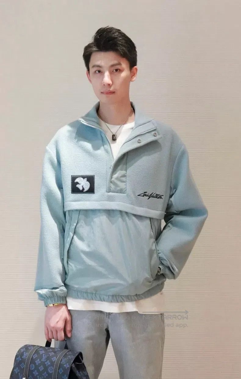 Louis Vuitton Louis Vuitton Blue paneled pullover sweatshirt Size US M / EU 48-50 / 2 - 7 Thumbnail
