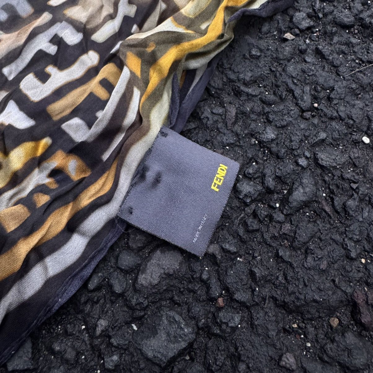 Fendi Fendi scraft Size ONE SIZE - 3 Thumbnail