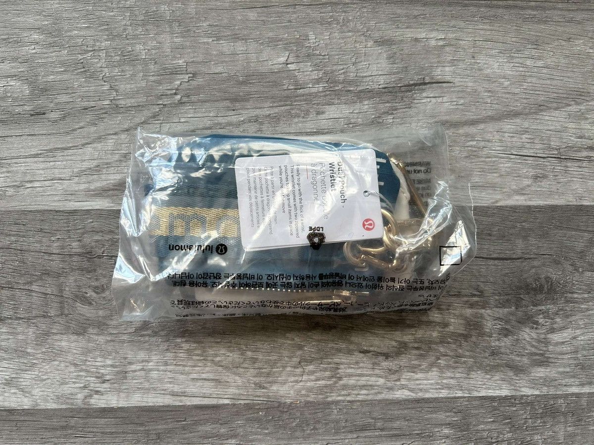 Lululemon Lululemon Dual Pouch Wristlet Blue and White New With Tags Size ONE SIZE - 8 Thumbnail