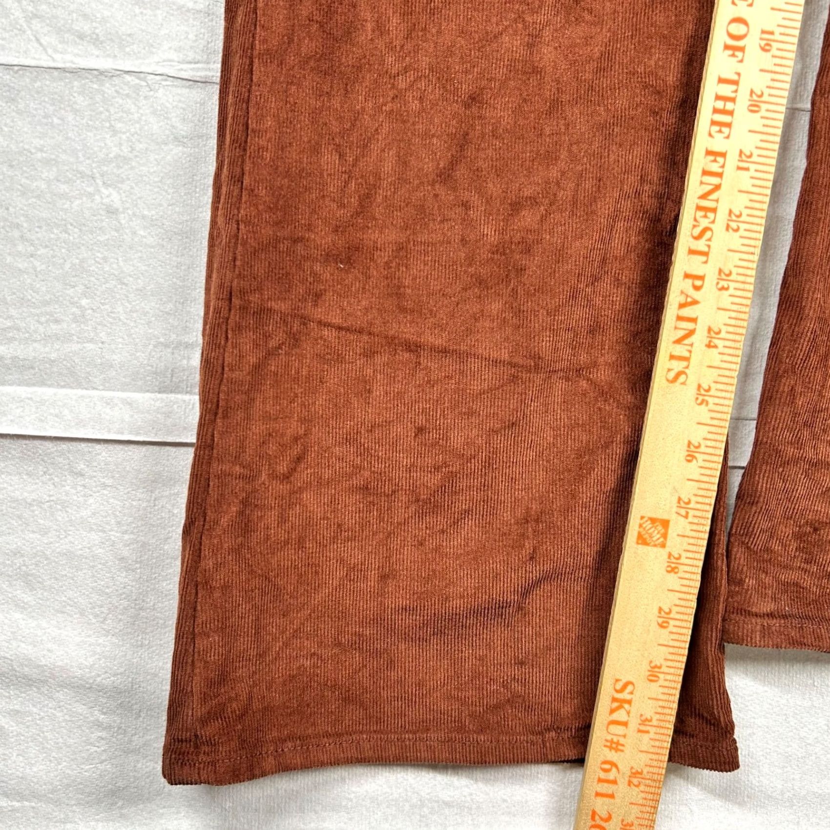 Old Navy Old Navy Womens Corduroy Pants 14 High Rise Flare Amber Brown Bell Bottom Pants Adults Womens High Rise Corduroy Brown 14 Denim Old Navy Women’s Pants Size 24" / US 00 / IT 34 - 7 Thumbnail