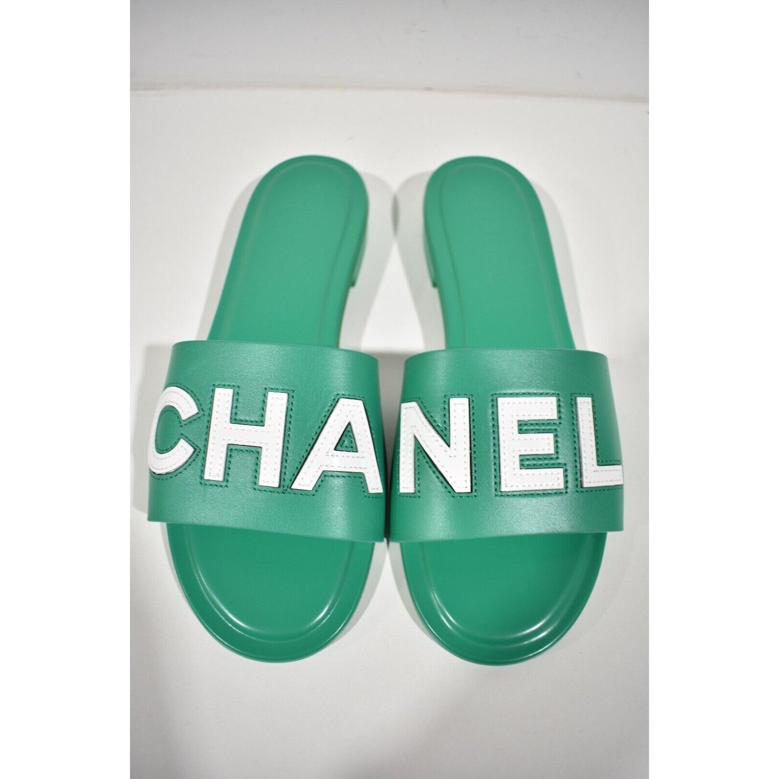 Chanel Chanel 23P Green White Leather CC Logo Letter Mules Slide Size US 8.5 / IT 38.5 - 6 Thumbnail
