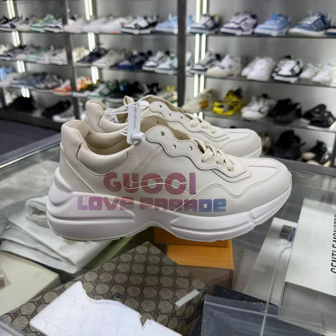 Gucci GUCCI Dad Sneakers New in Box UK7.5 Size US 10 / IT 40 - 1 Thumbnail