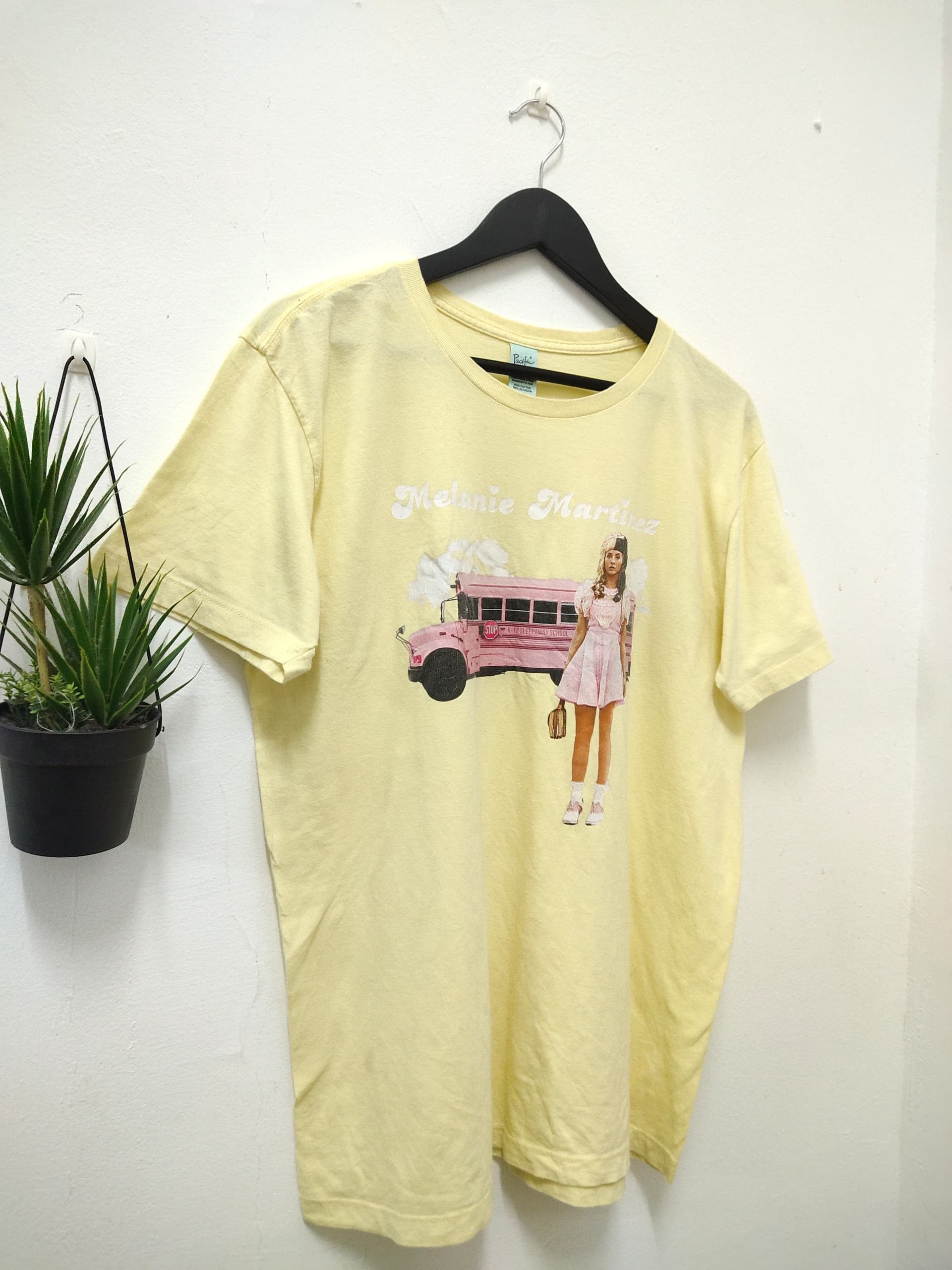 Band Tees Melanie Martinez solo singer Tour t shirt Size US L / EU 52-54 / 3 - 4 Thumbnail