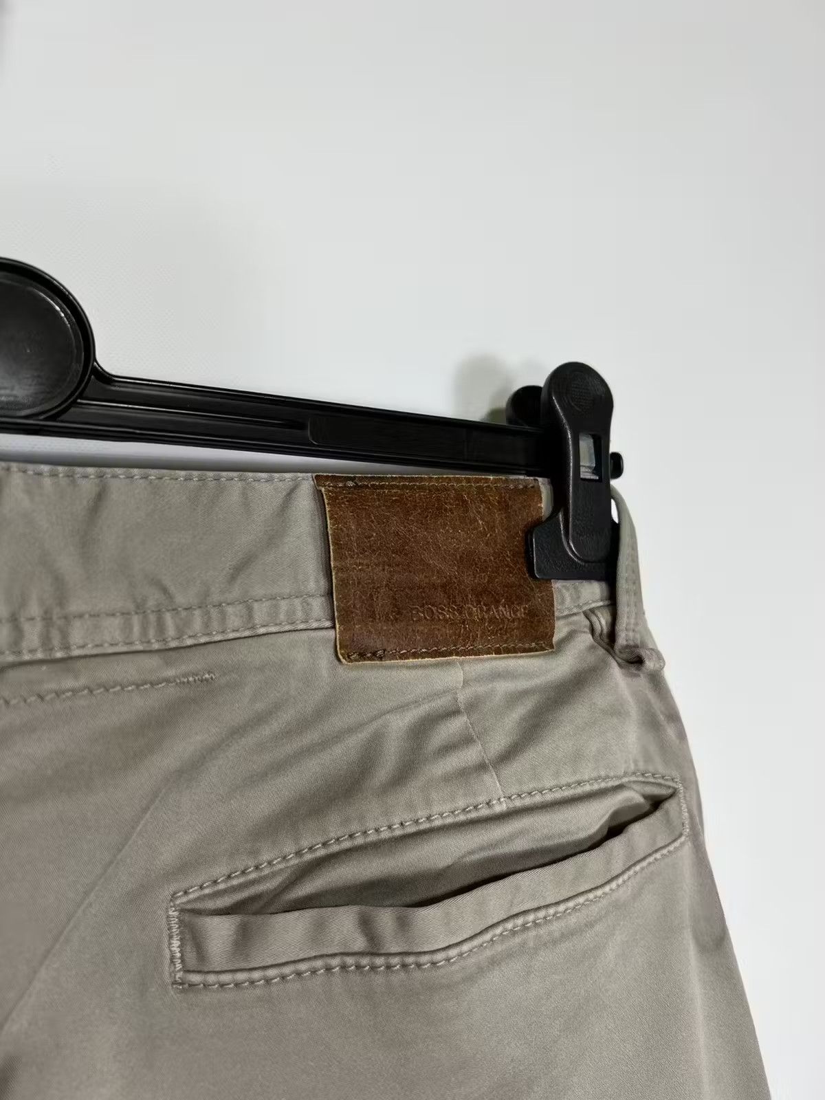 Designer × Hugo Boss Hugo Boss chinos pants Size US 30 / EU 46 - 4 Thumbnail