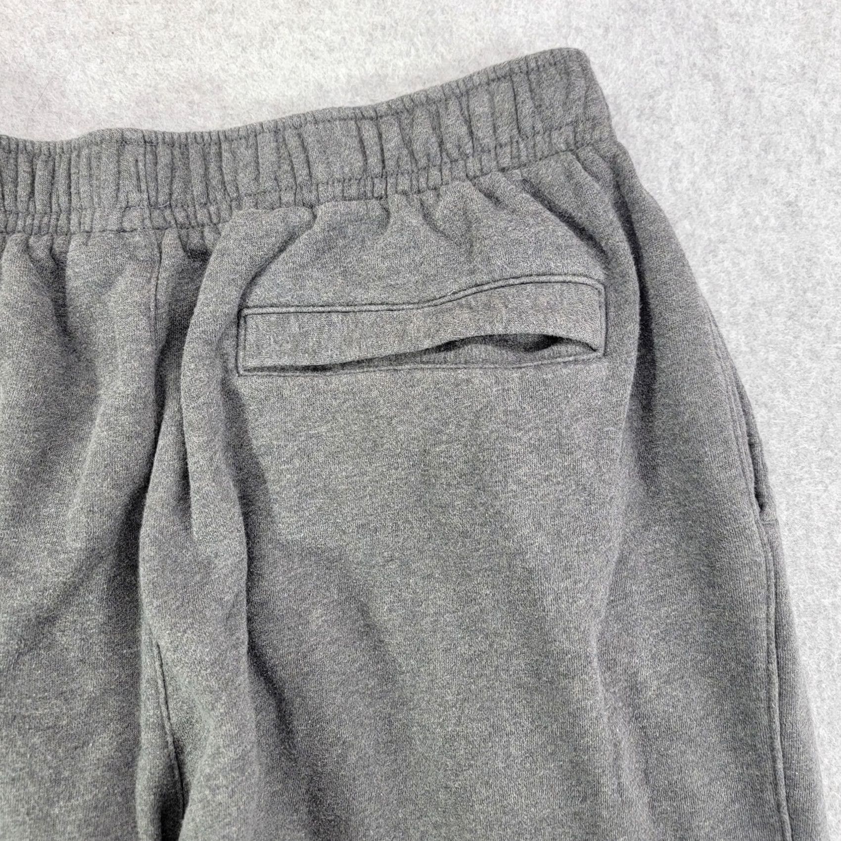 Nike Nike Sweatpants Mens XL Gray Fleece Joggers Elastic Waist Pockets Logo Athletic Size US 36 / EU 52 - 6 Thumbnail